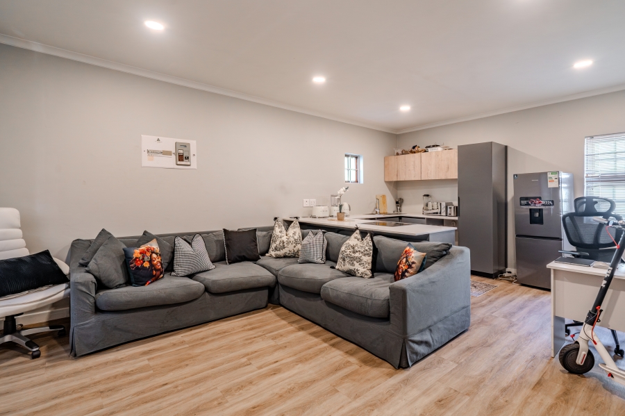 2 Bedroom Property for Sale in Gardens Western Cape
